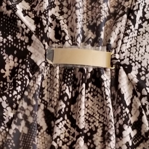 INC SNAKE PRINT TOP WITH BEAUTIFUL GOLD DETAIL - Picture 3 of 3